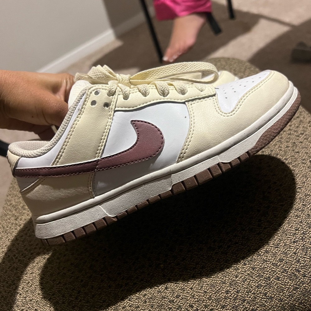 Shoes size 4